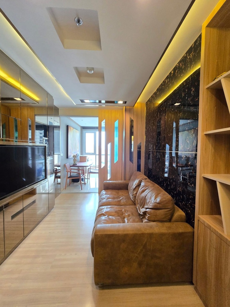 Rhythm Sathorn 21  37FL, 1BB, 33KB, 8MB, 45sqm 