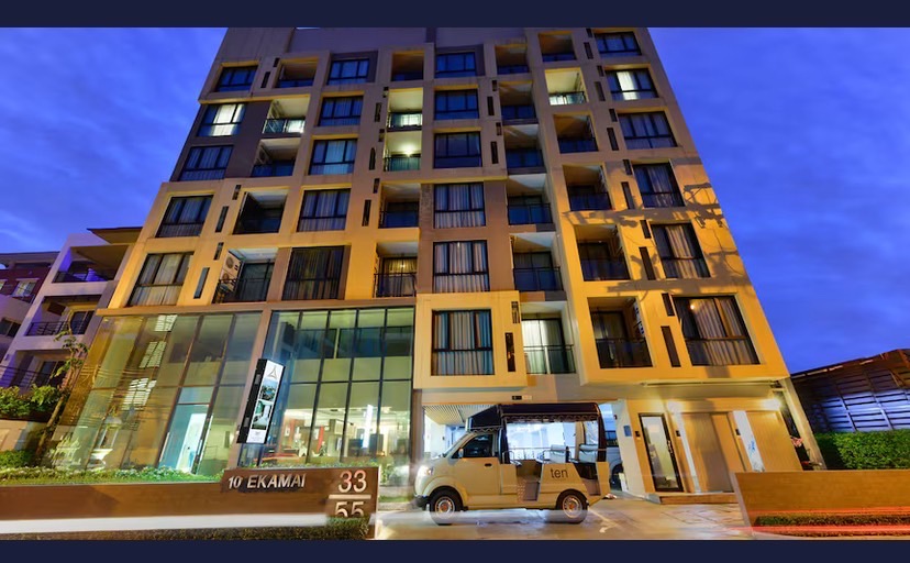 Ramada by Wyndham Bangkok Ten Ekamai 