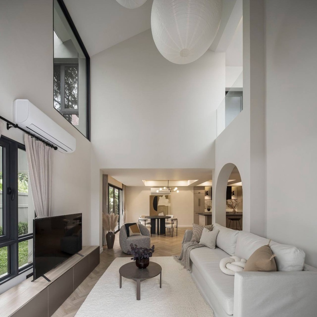 "Detached House in Sukhumvit 71  (Pridi Banomyong 14 Alley)