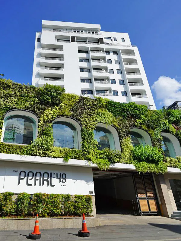 The Pearl 49