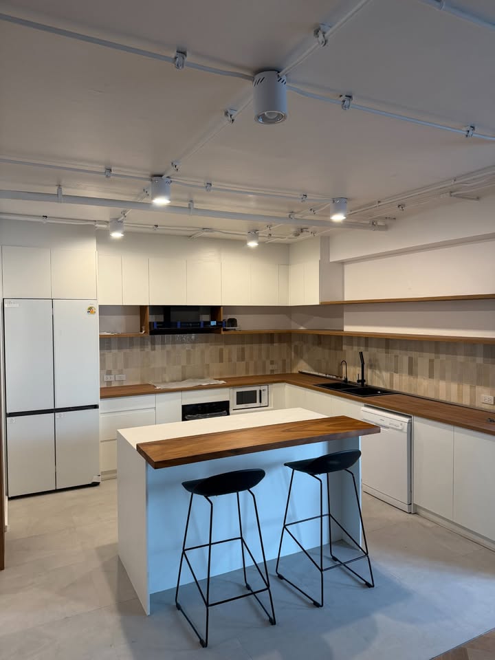 Richmond Palace Condominium,