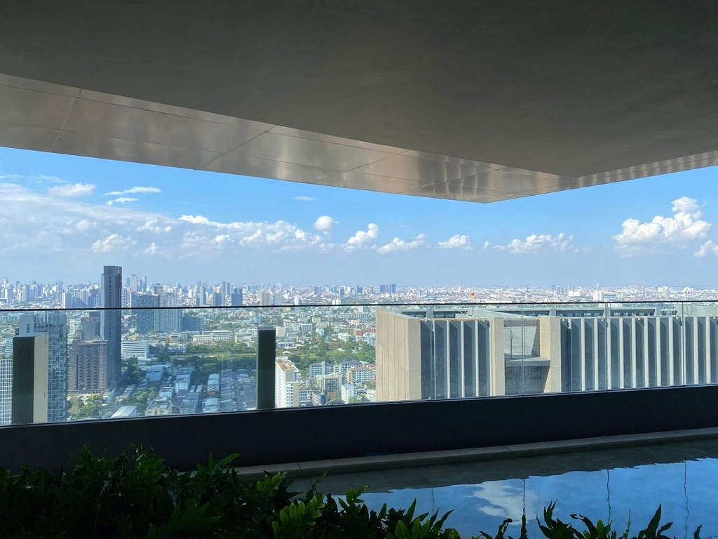 Whizdom essence Sukhumvit